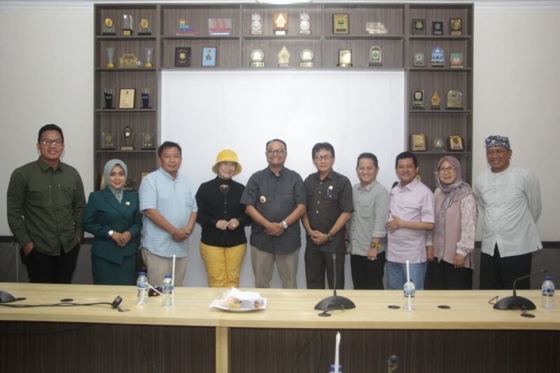 PJ.Bupati Subang Lakukan Kunjungan Kerja Silaturahmi Dengan Pimpinan DPRD